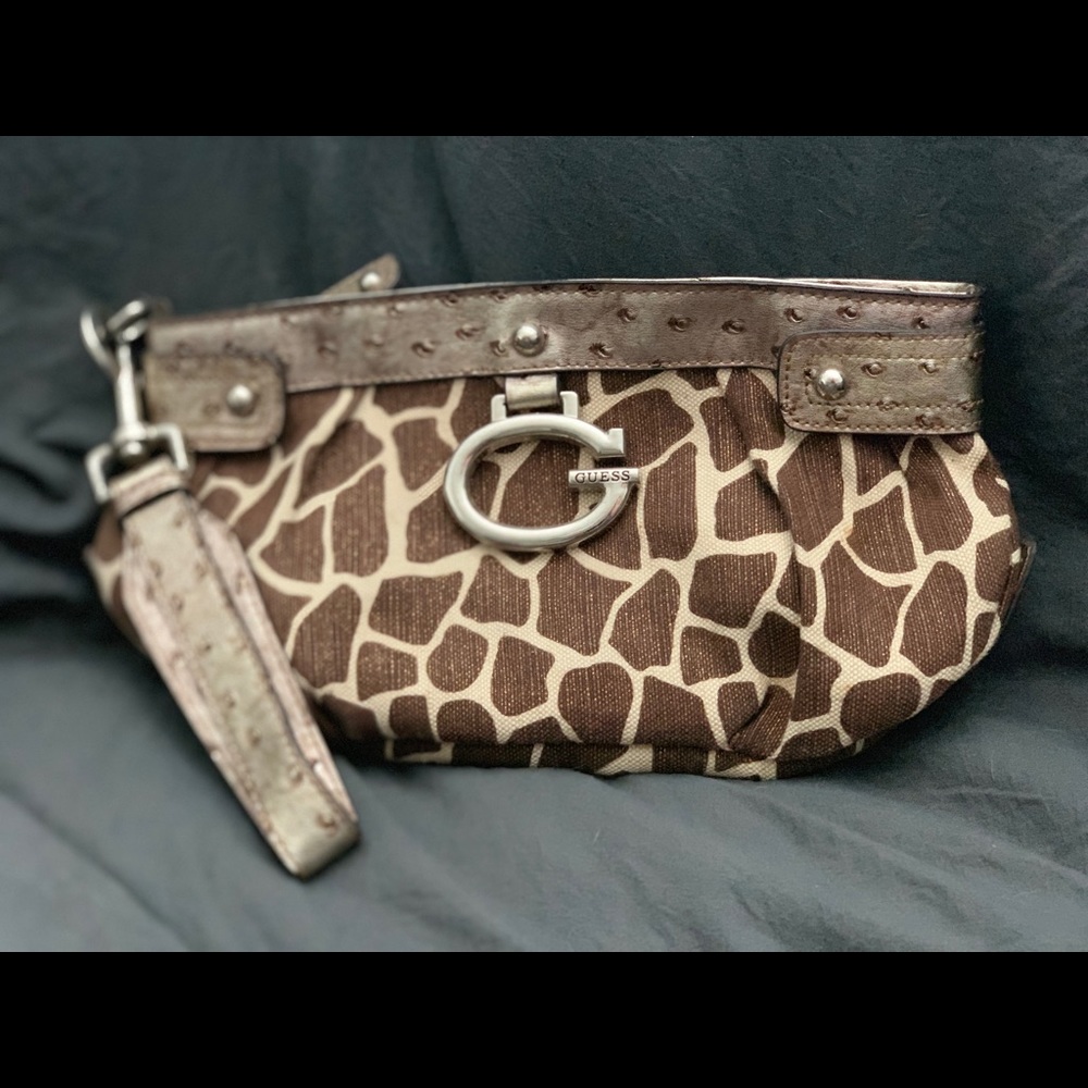 GUESS Giraffe clutch